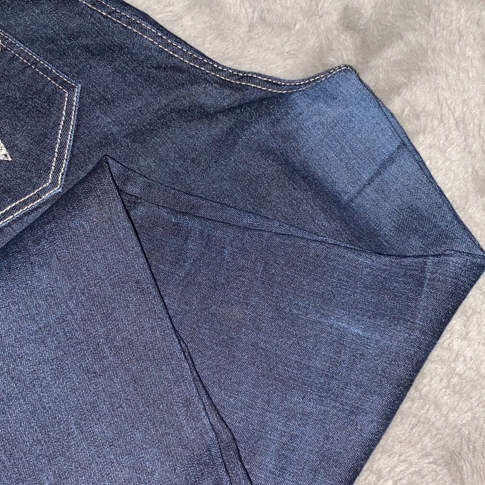 Jeans - Picture 2 of 4